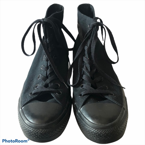 CONVERSE CHUCK TAYLOR’S SIZE 9 men 11 women Unisex